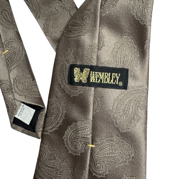 Wembley Paisley Taupe Brown necktie men’s tie Polysilk blend vintage - Picture 5 of 5